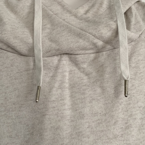 Old Navy Ivory Heather Sweatshirt Hoodie - Picture 3 of 9